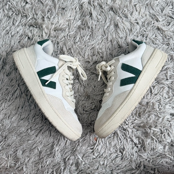 Veja Shoes - Veja V-90 Sneakers